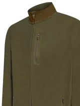 Campera polar azul con cuello alto y cierre completo. Cuenta con tres bolsillos externos con cierre y dos bolsillos internos.