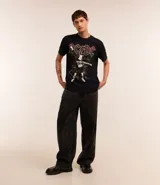 Remera negra de algodón con estampa de la banda de rock ACDC.