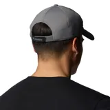 Gorra gris de Columbia con logo bordado en blanco. Cuenta con tecnología Omni-Freeze ZERO™ para enfriamiento superior y Omni-Wick™ para absorber la humedad.