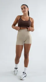 Short deportivo color lila de tiro alto.