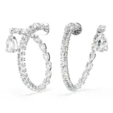 Aros de aro bañados en rodio con cristales transparentes en talla de pera y talla cuadrada.