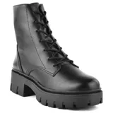 Bota de caña media color negro, con cordones y plataforma con suela track.