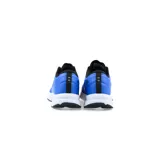 Championes de running Umbro Propulsa, color azul con detalles en negro y blanco.