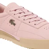 Championes Lacoste Aura 225 de cuero color rosa con logo de cocodrilo en el lateral y suela color caramelo.