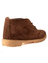 Botas de cuero marrón de alta calidad, forradas interiormente, con suela liviana y diseño de cordones.