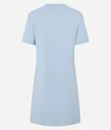 Camisón corto de manga corta, color celeste claro, confeccionado en viscolycra, con un estampado central de corazón que contiene el texto "Stay Kind To Your Self".