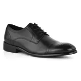 Zapato de vestir marrón de cuero liso, con cordones y detalles de perforaciones en la puntera y el talón.