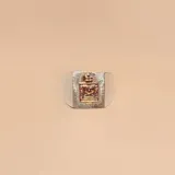 Anillo de plata 925 con apliques en oro 9k, con el escudo de la policía en el centro.