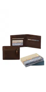 Billetera de cuero marrón con interior con visor, espacio para tarjetas, división para billetes y bolsillo exterior con cierre. Incluye packaging con diseño náutico.