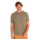 Remera verde militar de manga corta con cuello redondo y logo de Caterpillar estampado en el pecho.