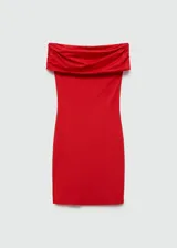 Vestido midi de fiesta color rojo, con escote bardot con detalle fruncido y corte ajustado al cuerpo.