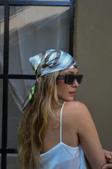 Lentes de sol rectangulares con marco de carey.