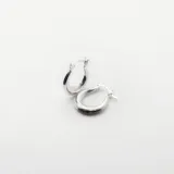 Aros Bombé de plata 925, con diseño ovalado y acabado pulido.