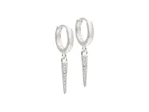 Par de aros tipo argolla de plata 925 con colgante de circonias en forma de triángulo. Diámetro de 0.7mm y largo total de 2.5cm.