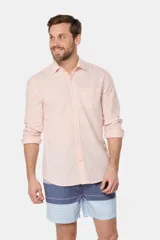 Short de baño celeste con rayas horizontales en tonos de azul y verde.