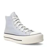 Championes de caña alta Converse Chuck Taylor All Star Lift, color plateado brillante, con plataforma blanca y cordones blancos.