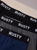 Pack de tres bóxers Rusty con cintura elástica y logo de la marca.