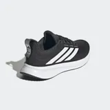 Championes de running Adidas modelo Runblaze en color negro con las tres tiras características en blanco. Presentan un exterior de malla transpirable, mediasuela Cloudfoam para una amortiguación ligera y suela Adiwear de alta resistencia al desgaste.