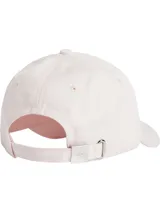 Gorra de algodón color rosa claro con logo CK metálico plateado en el frente.