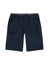 Bermuda color beige de corte recto, estilo chino, con bolsillos laterales y traseros.