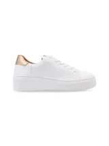 Sneaker Adelaida de cuero graneado blanco, con suela elevada y cordones de algodón.