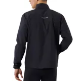Campera deportiva New Balance Accelerate, color negro, con cierre frontal, cuello alto y logo reflectivo en el pecho.