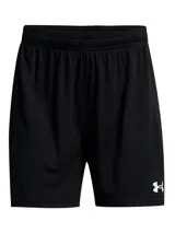 Short deportivo Under Armour negro, de corte holgado, con cintura elástica y logo estampado en blanco en la pierna derecha.