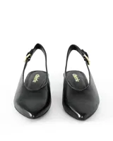 Chatitas negras con diseño elegante y taco laqueado dorado de 1,5 cm.