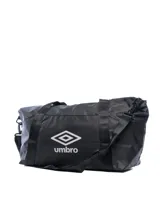 Bolso deportivo Umbro negro con logo blanco estampado.