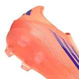Championes de fútbol Adidas F50 League, color naranja con detalles en azul.