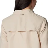 Camisa negra de manga larga para mujer, marca Columbia, modelo Silver Ridge 3.0. Confeccionada con tejido de secado rápido y protección solar UPF 50.
