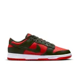 Zapatillas Nike Dunk Low Retro de hombre, color verde oliva y rojo.