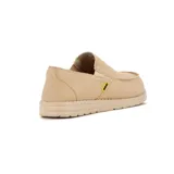 Zapato casual de hombre color beige, estilo mocasín, con elásticos laterales y logo de la marca en amarillo.