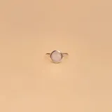Anillo de plata 925 con engarce de nácar.