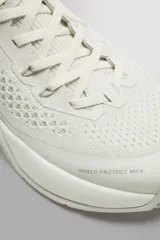 Zapatilla deportiva blanca para uso diario y entrenamiento deportivo. Parte superior fabricada en tejido de punto transpirable. Zona de puntera y talón recubiertas de material Shield Protect Max que protege de la abrasión. Ajuste mediante cordones. Tirador en la parte posterior para facilitar el calce. Plantilla interior OrthoLite® extraíble. Entresuela con tecnología Stabi-pro que garantiza estabilidad y confort. Suela de goma.