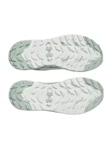Championes Under Armour Charged Bandit Trail 3 para mujer, diseñados para trail running. Color verde con detalles en blanco y naranja.