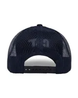 Gorro tipo jockey en color azul, con logo CAT y lengüeta ajustable.