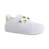 Zapatillas deportivas blancas con plataforma, detalle dorado en el talón y apliques triangulares dorados en el empeine.