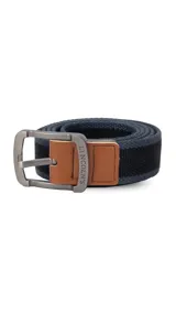 Cinturón casual negro de tela canvas con hebilla metálica plateada y detalles en cuero sintético negro.