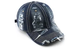 Pack de gorros tipo baseball, con visera y corona, confeccionados en tela de jean con efecto desgastado y roturas. Se muestran tres tonos: azul oscuro, azul claro y negro.