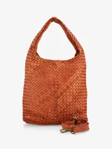 Bolso de cuero color marrón, con diseño tejido y correa de hombro. Incluye correa larga extraíble y ajustable.