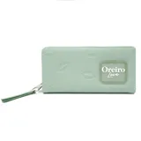 Billetera larga color verde agua con cierre perimetral y correa de mano. Diseño con textura de labios y logo de la marca en el frente.
