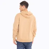 Buzo con capucha color beige, marca Merrell, con logo estampado en el pecho.