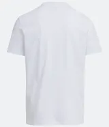 Remera blanca de pijama, de manga corta y cuello en V.