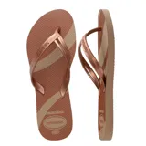 Sandalias Havaianas modelo Elegance Print, color beige con rayas marrones y tiras finas color cobre.