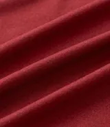 Remera deportiva celeste de poliéster y elastano, con cuello redondo, mangas cortas y tecnología dry fit.