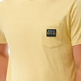 Remera amarilla de manga corta con bolsillo en el pecho izquierdo y logo de Rip Curl estampado.