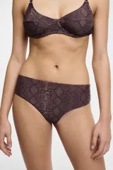 Culotte de bikini marrón con estampado de piel de serpiente.