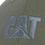 Gorro de gabardina verde militar con logo CAT bordado en gris en el frente y malla gris en la parte trasera. Tiene visera curva y broche ajustable.
