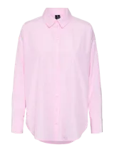 Camisa oversize a rayas verticales rosas y blancas, de calce relajado, con cuello clásico y mangas largas.